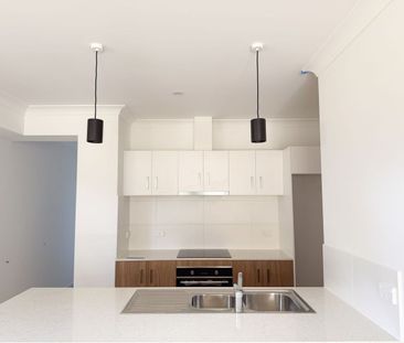 Brand New well appointed 3 Bedroom Townhouses - Photo 6