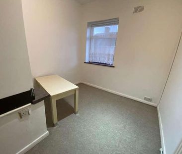 Hooks Hall Drive, Dagenham, RM10 - Photo 5