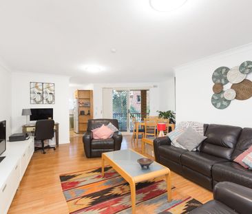 Spacious Two Bedroom Unit - Photo 4