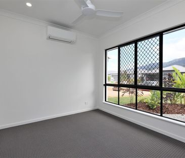 Quality Home - Fully Air Conditioned - Small Yard - Mackillop Catho... - Photo 3