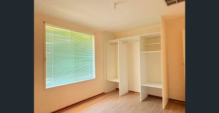 Spacious Family Home! - Photo 3