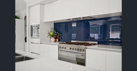 Spacious & Stylish Family Home in a Peaceful Neighborhood - Photo 5