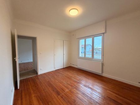 Location Appartement 4 pièces 83m² MONT DE MARSAN 40000 - Photo 3