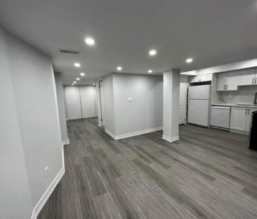 For Lease - 613 Osler Court, Newmarket, Ontario - Photo 2