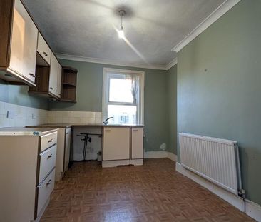 2 bedroom maisonette to rent - Photo 3