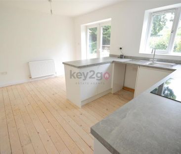 3 bedroom semi-detached house to rent - Photo 2