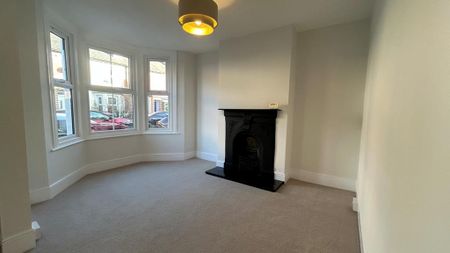 3 bedroom terraced house to rent - Photo 2