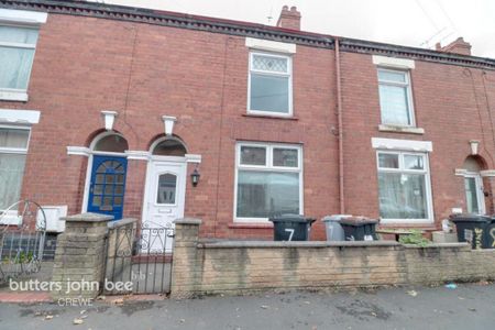 3 bedroom terraced house to rent - Photo 5