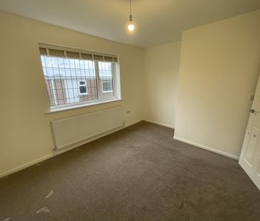 3 bedroom detached bungalow to rent - Photo 2