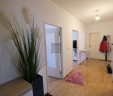 Beste City-Lage – Großzügige und helle 3-Zimmerwohnung mit Einbaukü... - Photo 1