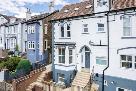 2 bedroom flat to rent - Photo 3