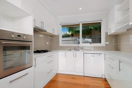 3 Bed, 1 Bath - Photo 4