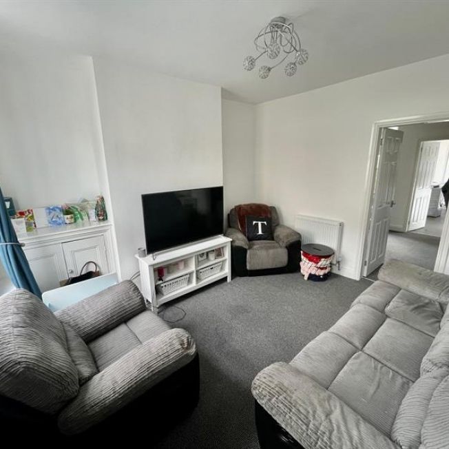 2 Bedroom Terraced To Let - Photo 1