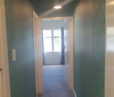 Top floor one bedroom apartment. - Photo 4