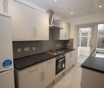 3 bedroom end of terrace house to rent - Photo 5