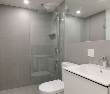 3555 Cote-des-Neiges Road, Montréal, QC - Photo 5