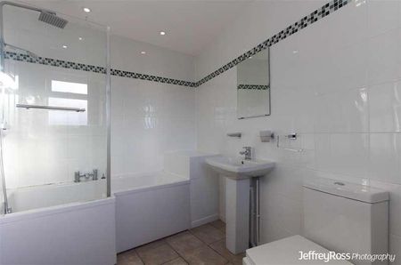 Robert Street, Ely, CF5 - Photo 4