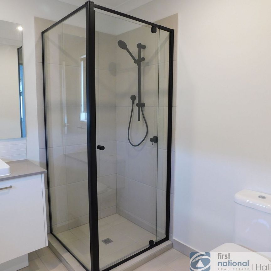 30 Lavender Road, Officer - Photo 1