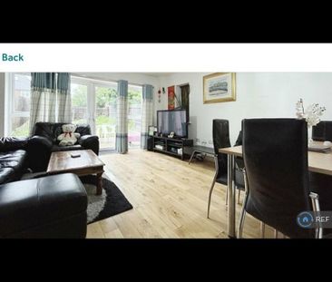 3 bedroom end of terrace house to rent - Photo 4