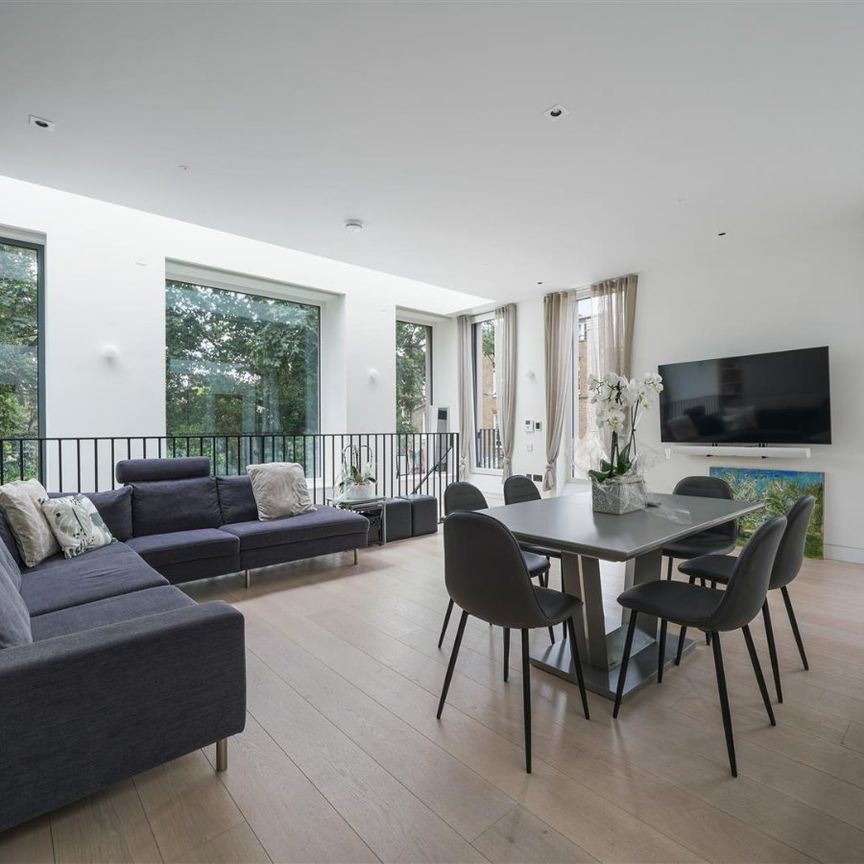 Blenheim Terrace, St John's Wood, London, NW8 0EH - Photo 1