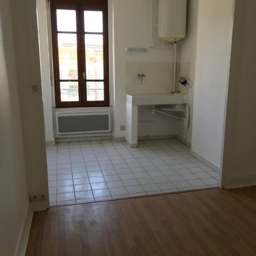 Location Appartement 1 pièce 28m² LYON 3ème - Photo 1