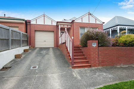 Comfortable Living in Sought-After Soldiers Hill - Photo 4