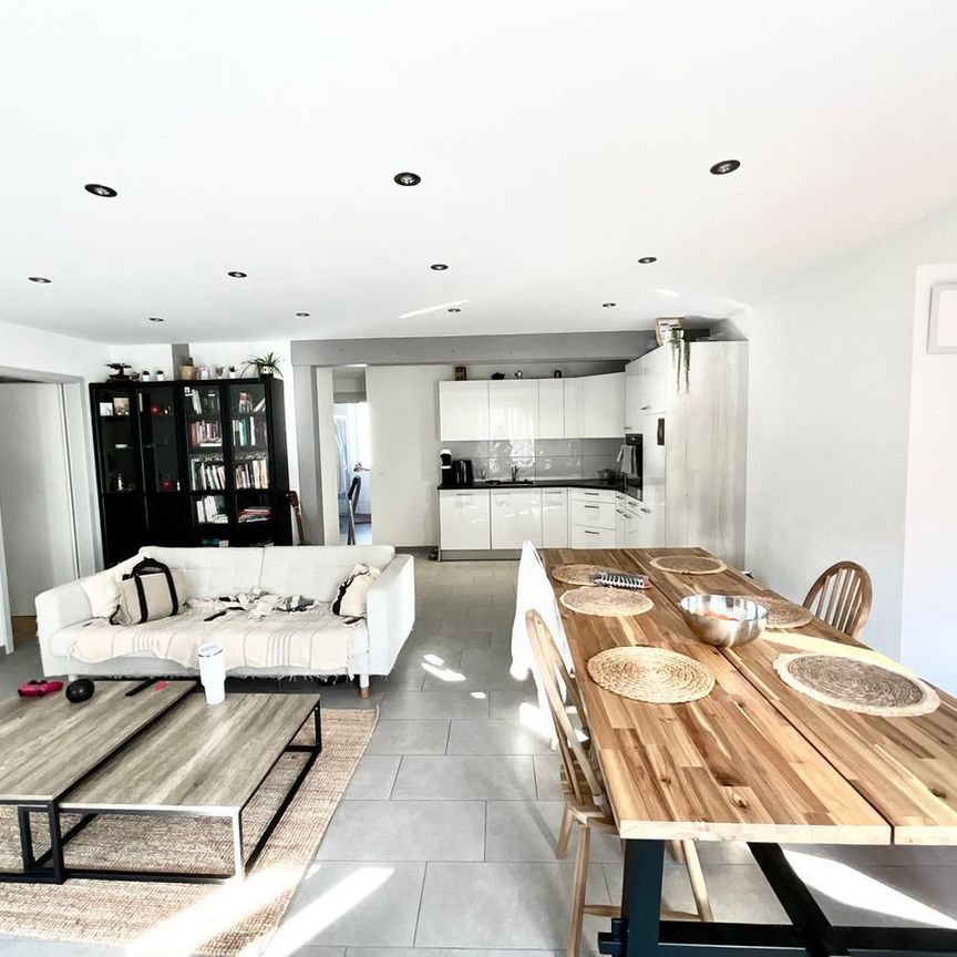 Luminous 3-room apartment in the center of St-Imier - Photo 1