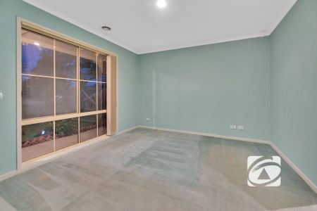 THREE BEDROOM HOME IN COURT LOCATION - Photo 4