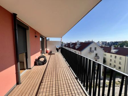 PRÄCHTIGE 4 ZIMMER-WOHNUNG - KÜCHE + 2 BÄDER + 2 TERRASSEN + FITNESSRAUM - ATTEMSGARTEN - Photo 2