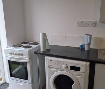 Studio Flat, Umberslade Road, B29 - Photo 1