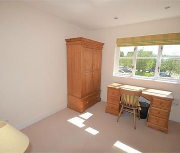 2 bedroom end of terrace house to rent - Photo 3