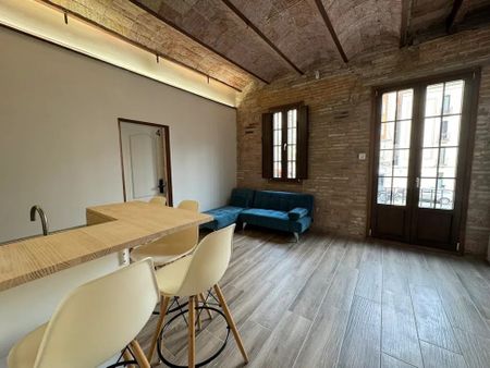 Travessera de Gràcia, Barcelona, Catalonia 08024 - Photo 3