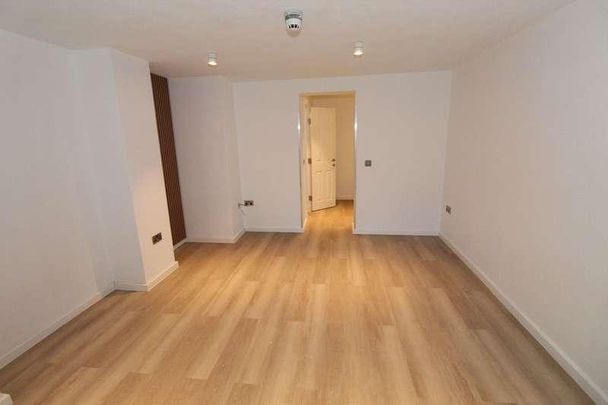 Flat, Whitehall Street, Rochdale, OL12 - Photo 1