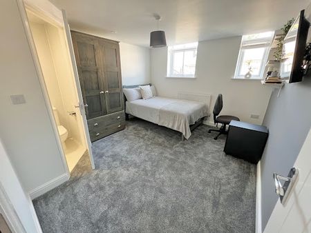 6 Bedroom, En-suite, 119 Northfield Road – Student Accommodation Coventry - Photo 4