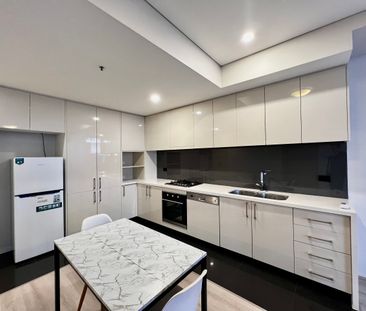 Fully Furnished / Spacious & Convenient 2 bedroom fully furnished a... - Photo 1