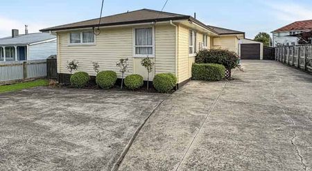 4 Bedroom in Waipukurau - Photo 3