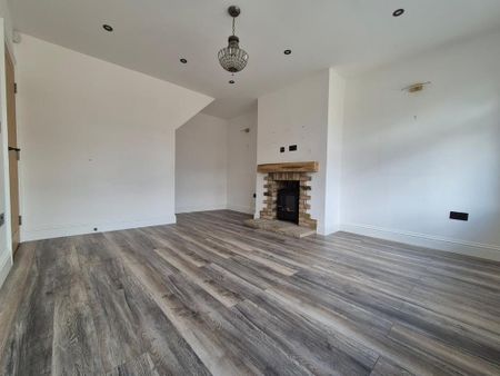 4 bedroom semi-detached house to rent - Photo 2