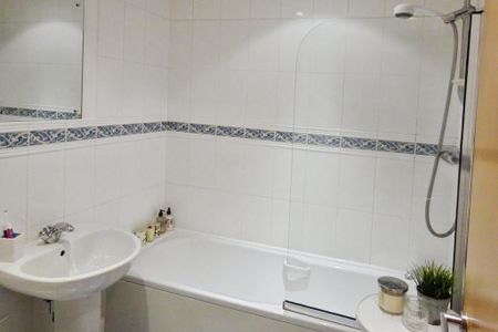 2 bedroom flat to rent - Photo 5