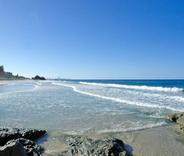 Beachside Living in Prestigious Woodgee Street and Great Ocean Views - Photo 6