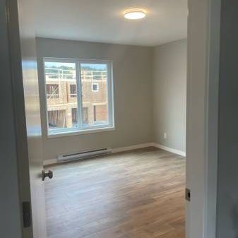 Brand new 3 bedroom, 2.5 bathroom townhouse - Photo 1