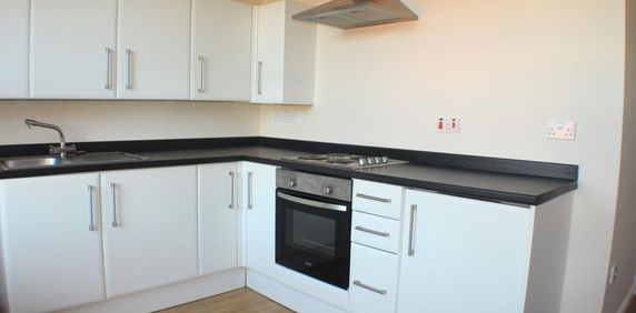 2 bedroom flat to rent - Photo 2