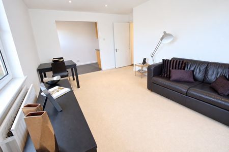 2 Bed Flat, Bethnal Green, E2 - Photo 3
