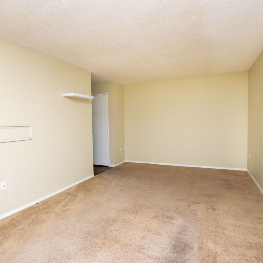 For Lease - 600 Grenfell Drive Unit# 904, London North, Ontario - Photo 1