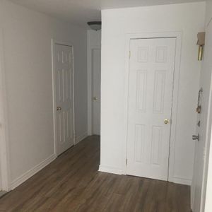 LOGEMENT 4-1/2 À LOUER (Rosemont/Saint-Leonard) - Photo 2