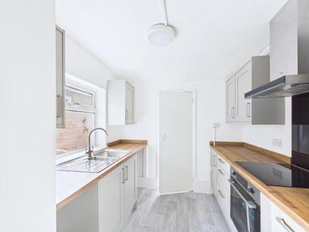 2 bedroom terraced house to rent - Photo 5