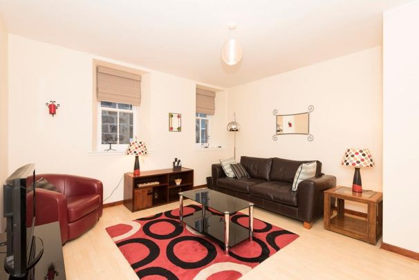 1 bedroom flat to rent - Photo 1