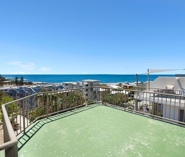 Fully Furnished Self Contained - 2 Bedroom Rooftop Apartment - Photo 5