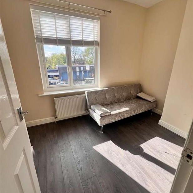 Gorton Road, Stockport, SK5 - Photo 1