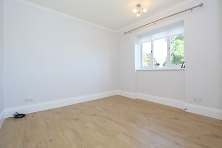 3 bedroom apartment to rent - Photo 4