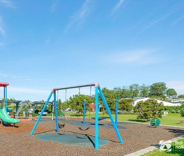 Walk to the beautiful Lakes Estate - Photo 2